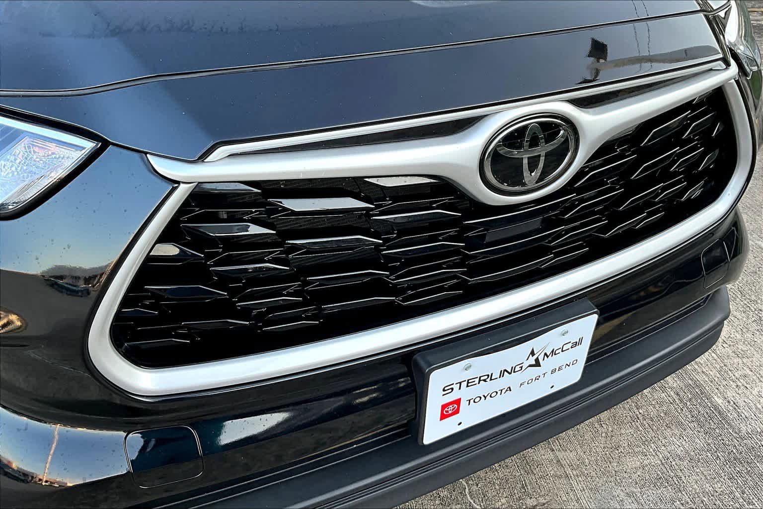 Used 2023 Toyota Highlander XLE FWD image 30