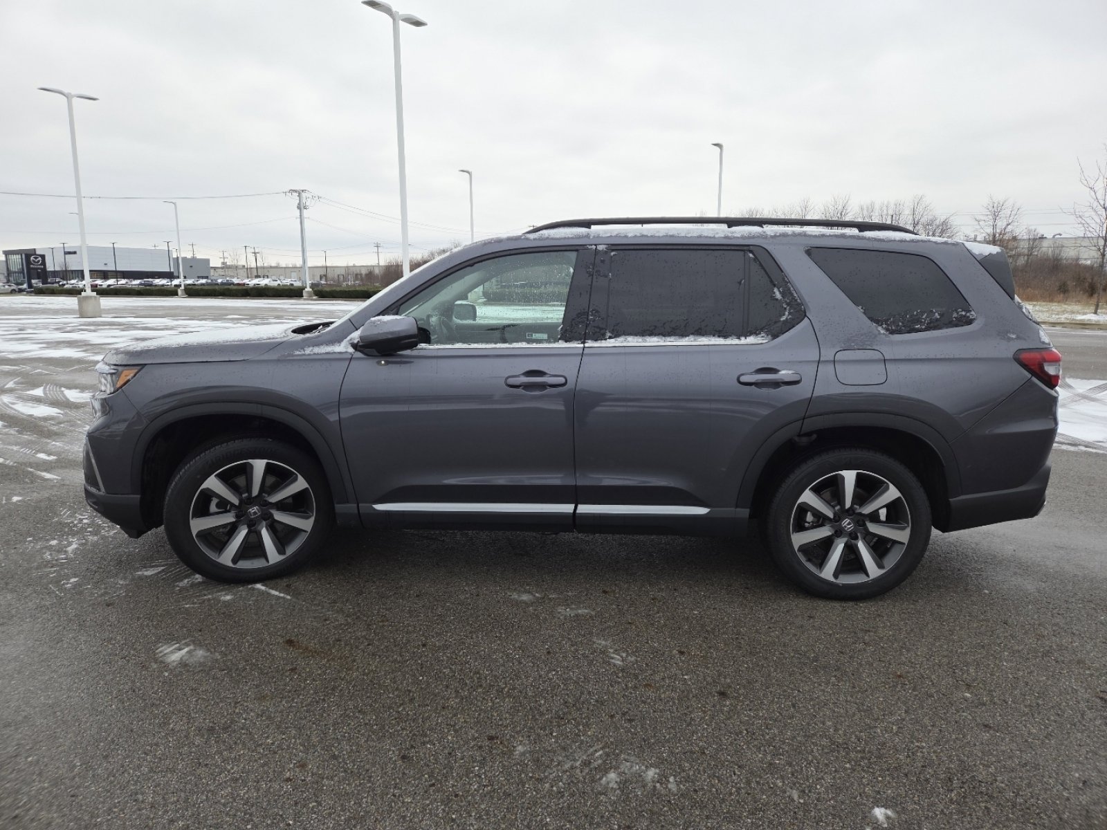 Used 2025 Honda Pilot Elite image 16