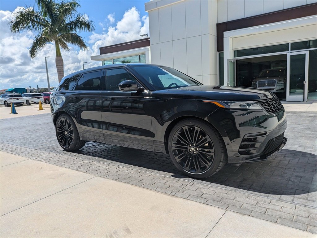 New 2026 Land Rover Range Rover Velar Dynamic SE image 2