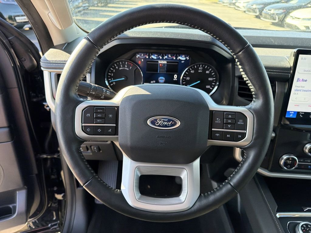 Used 2023 Ford Expedition Max XLT image 28