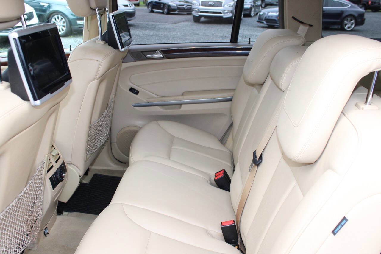 Used 2011 Mercedes-Benz GL 450 GL 450 4MATIC AWD 4dr SUV image 19