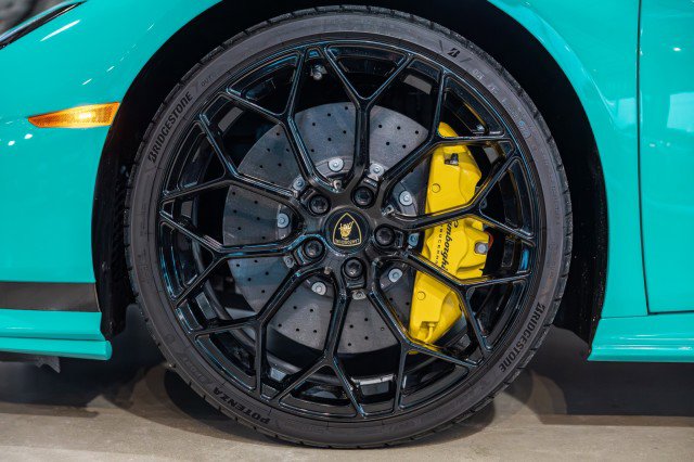 Used 2024 Lamborghini Huracan Tecnica image 36
