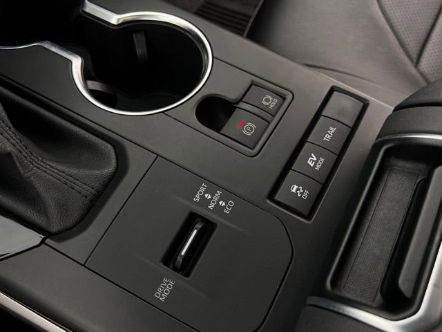 Used 2021 Toyota Highlander XLE image 22