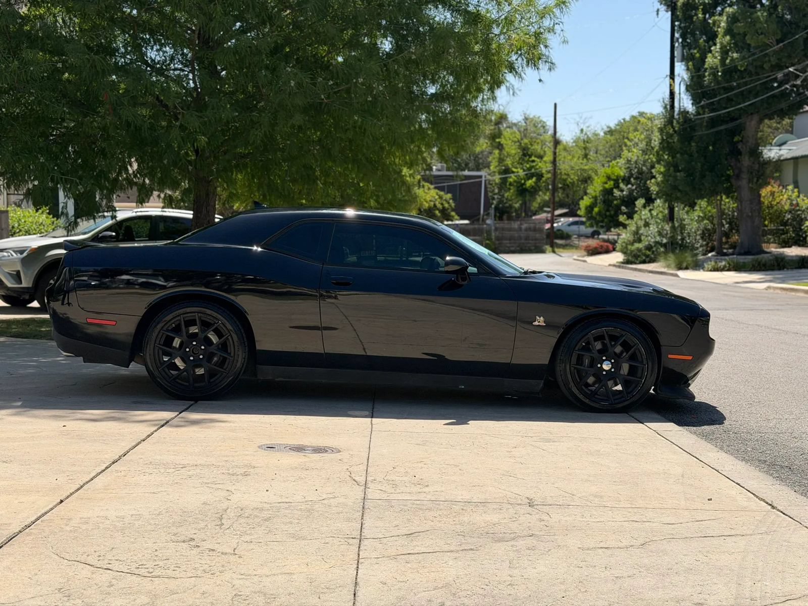 Used 2015 Dodge Challenger R/T Scat Pack w/ Leather Interior Group RWD image 4
