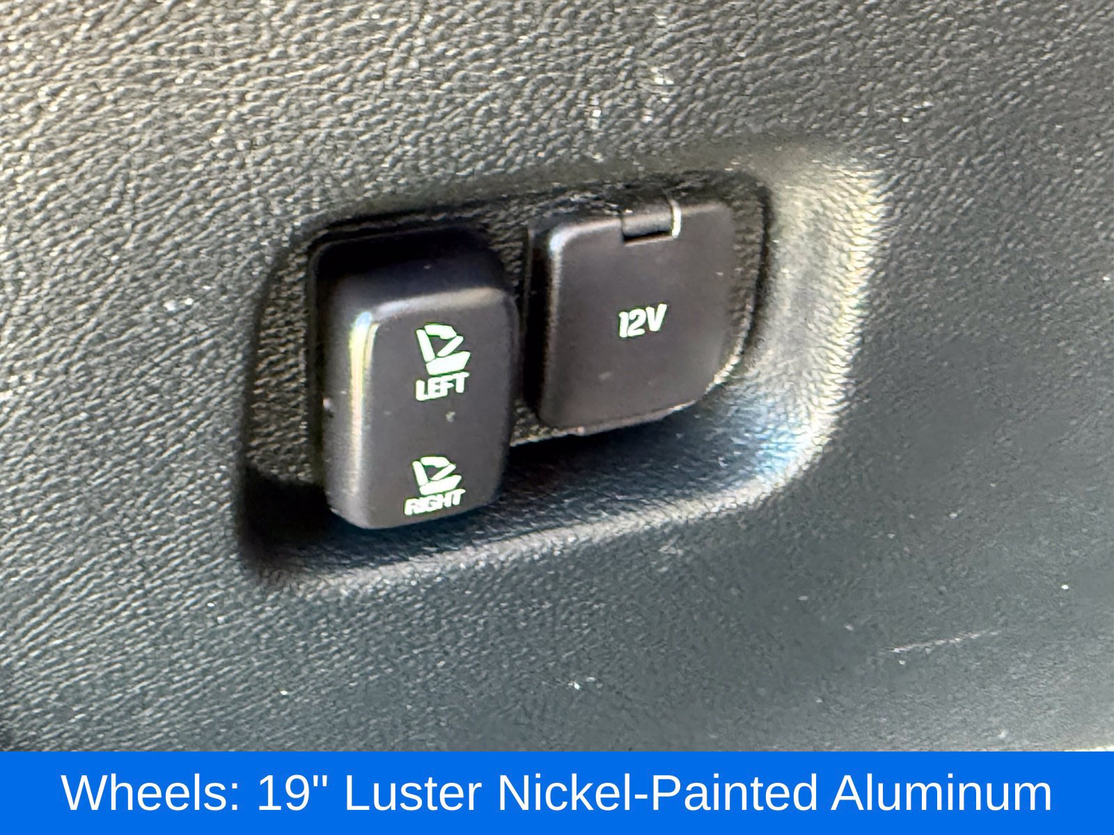Used 2020 Ford Edge Titanium FWD image 42
