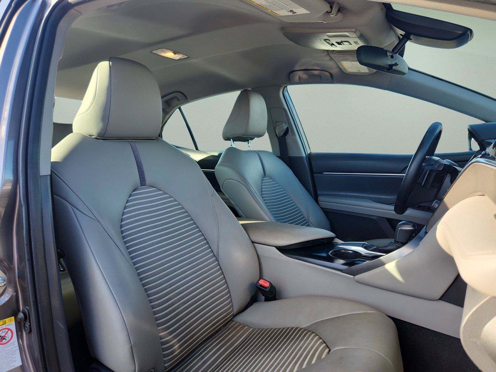 Used 2019 Toyota Camry SE FWD image 26