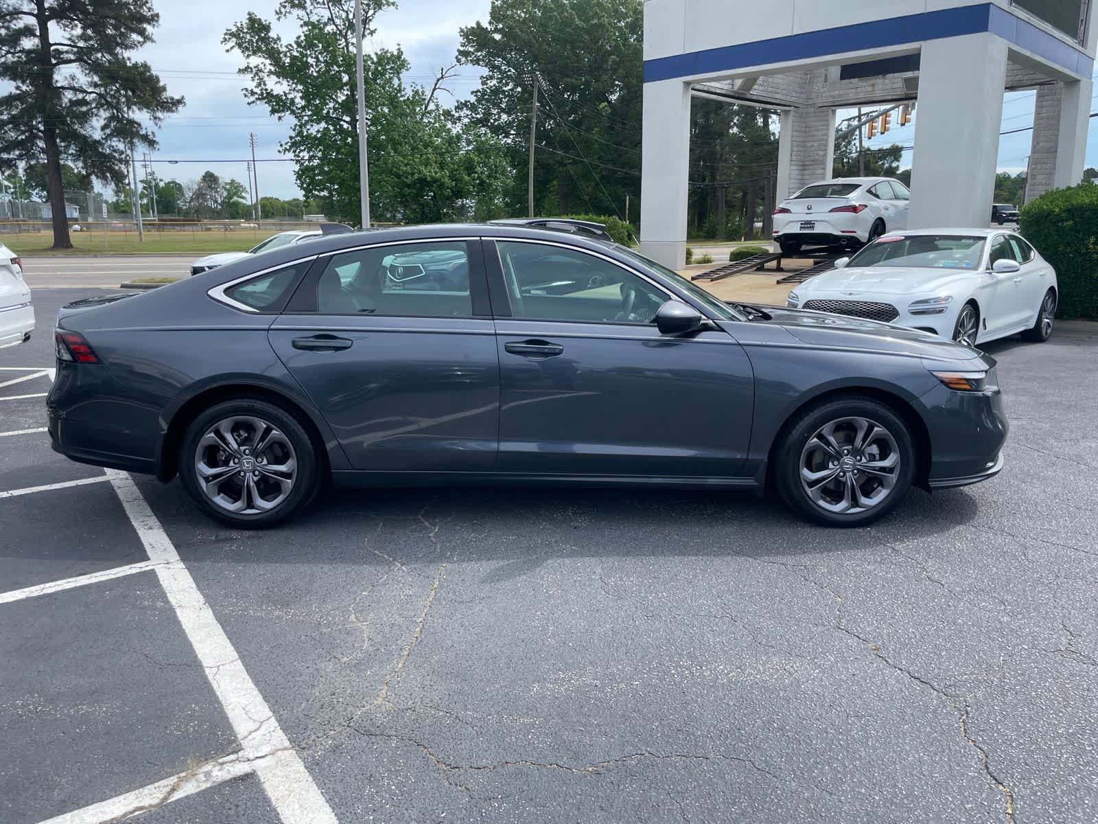 Used 2023 Honda Accord EX image 6