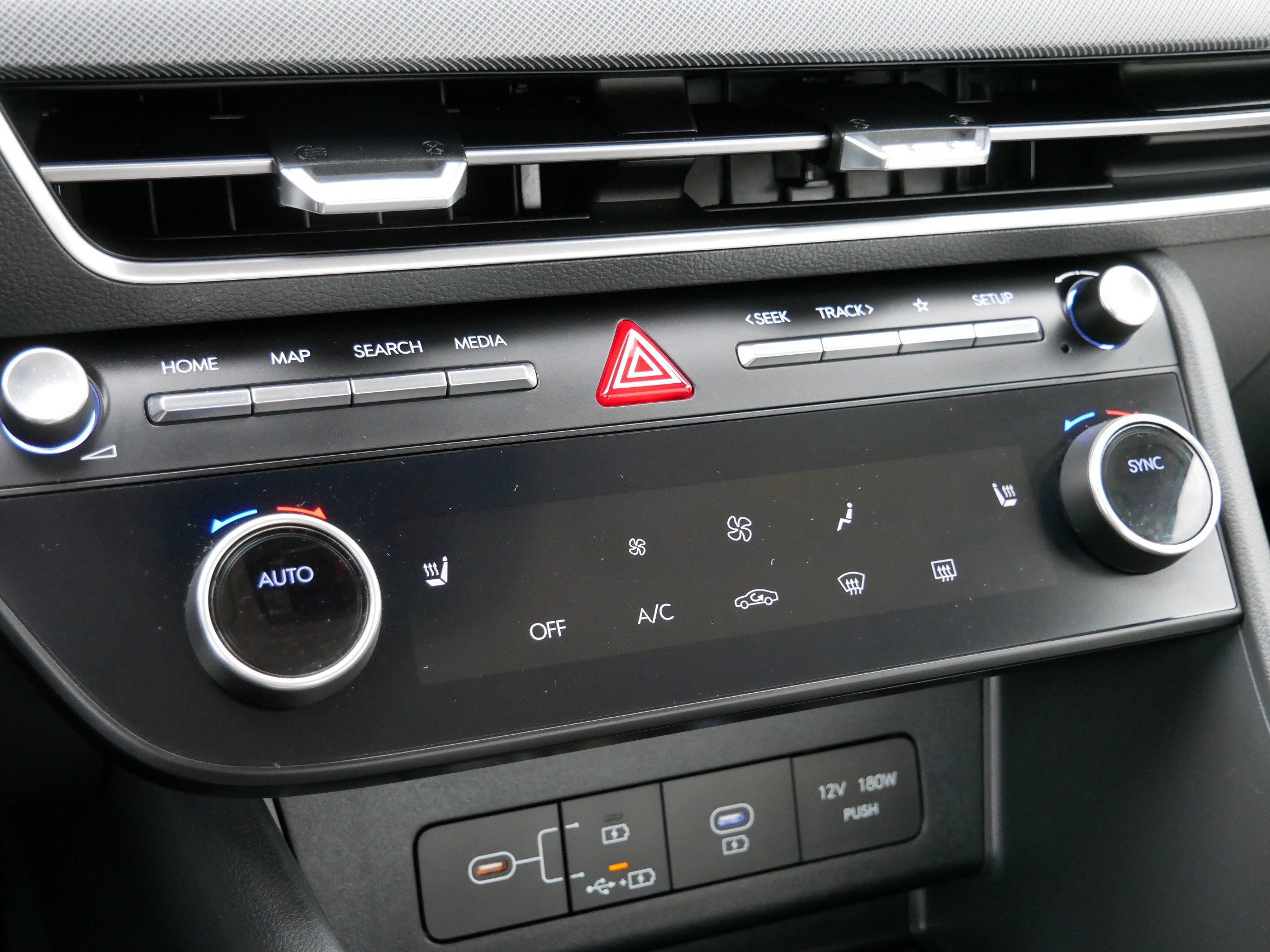 Certified 2025 Hyundai Sonata SEL AWD/4WD image 19