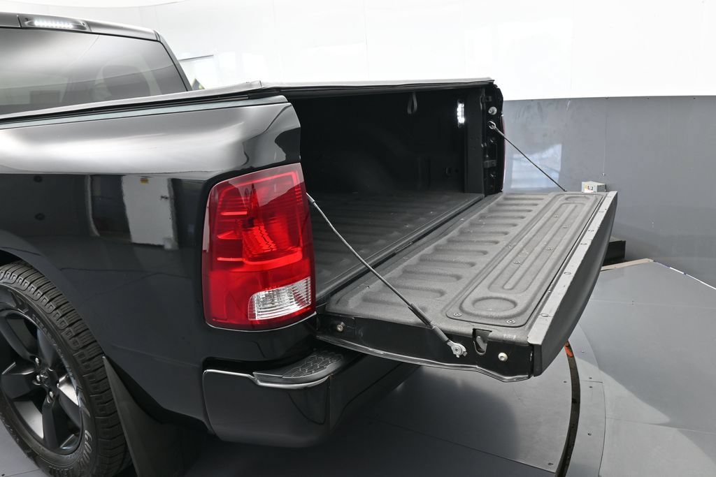 Used 2018 RAM 1500 Express w/ Black Ram 1500 Express Group RWD image 36