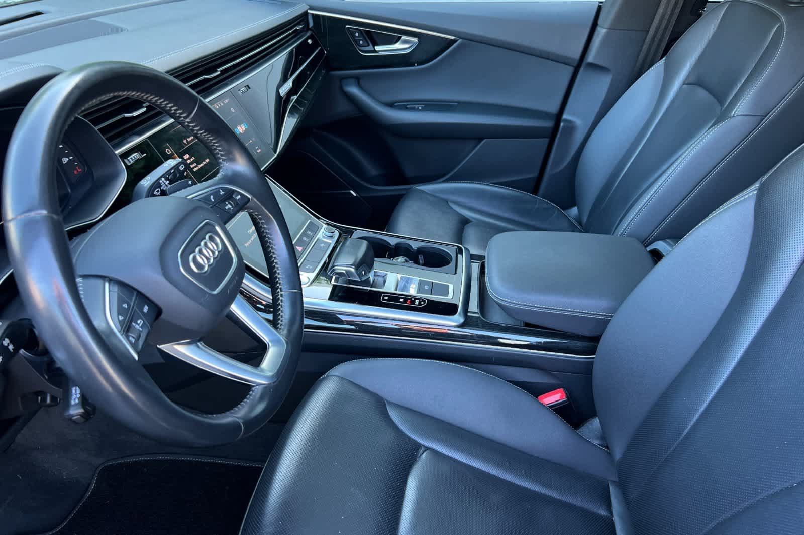 Used 2019 Audi Q8 Premium Plus w/ Premium Plus AWD/4WD image 10