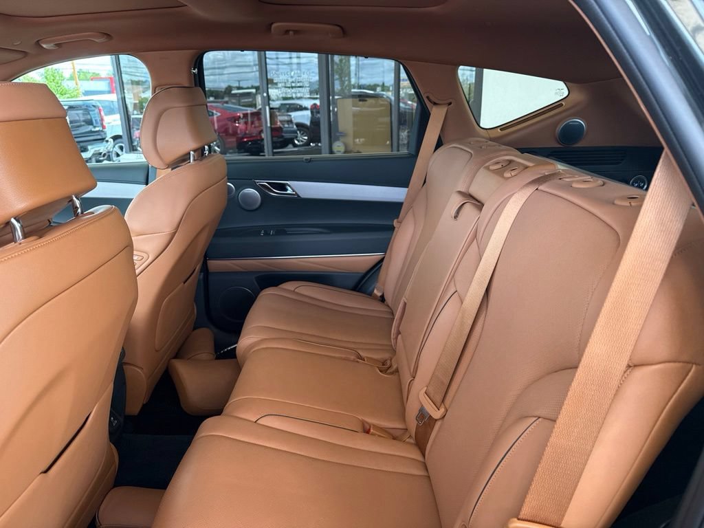 Used 2025 Genesis GV80 2.5T Prestige AWD/4WD image 16