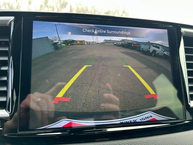 Used 2025 Chrysler Pacifica Select FWD image 30