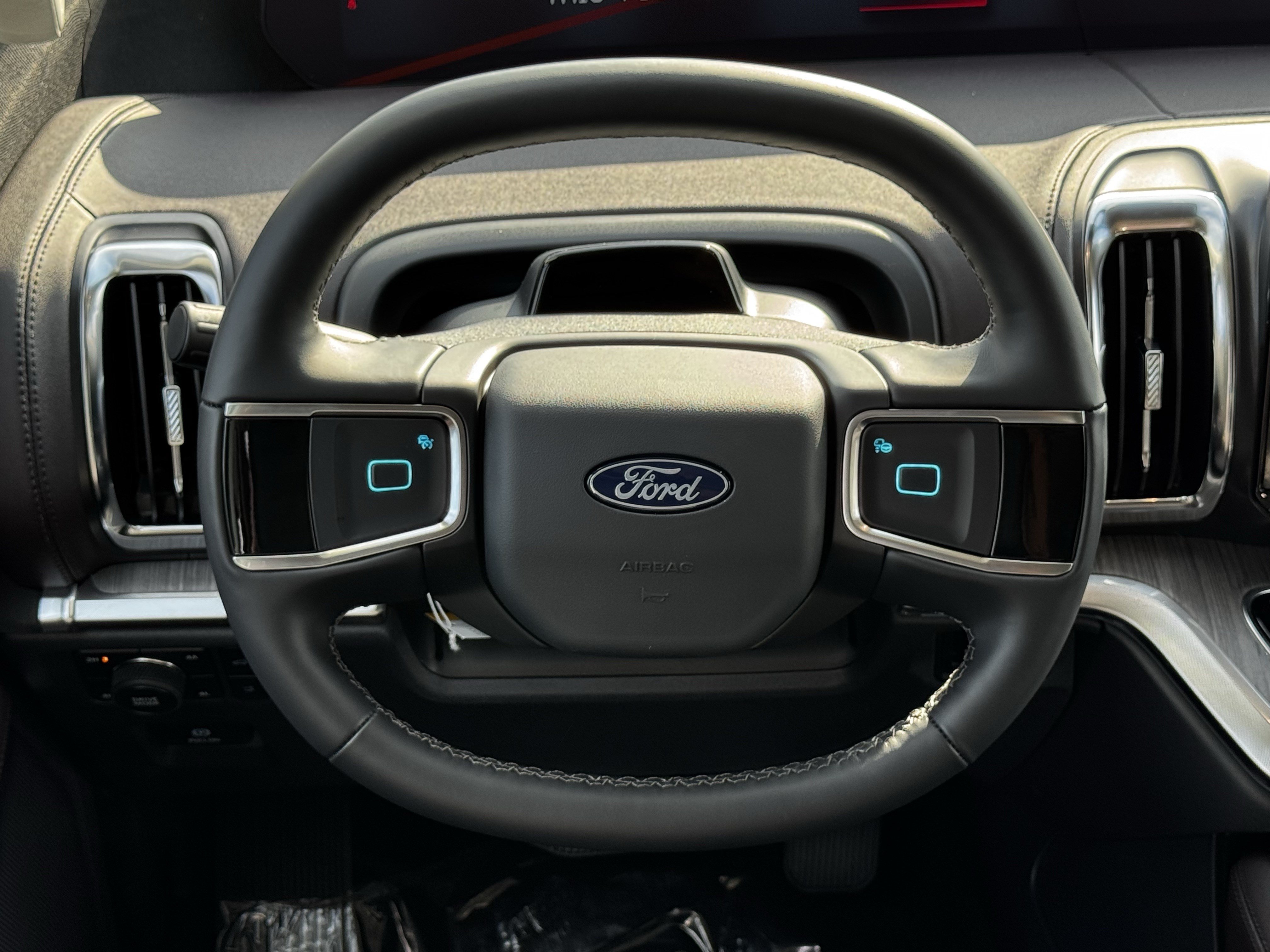 New 2026 Ford Expedition Platinum w/ Platinum Ultimate Package AWD/4WD image 12