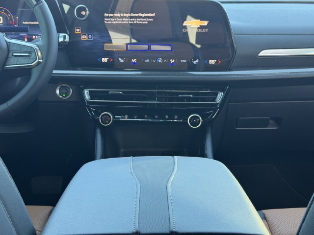 New 2027 Chevrolet Traverse Z71 w/ Enhanced Driving Package AWD/4WD image 18