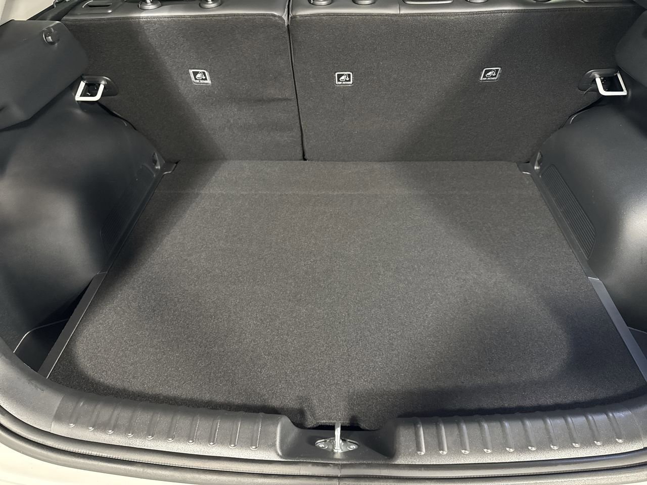 Certified 2025 Kia Niro EX Touring image 31