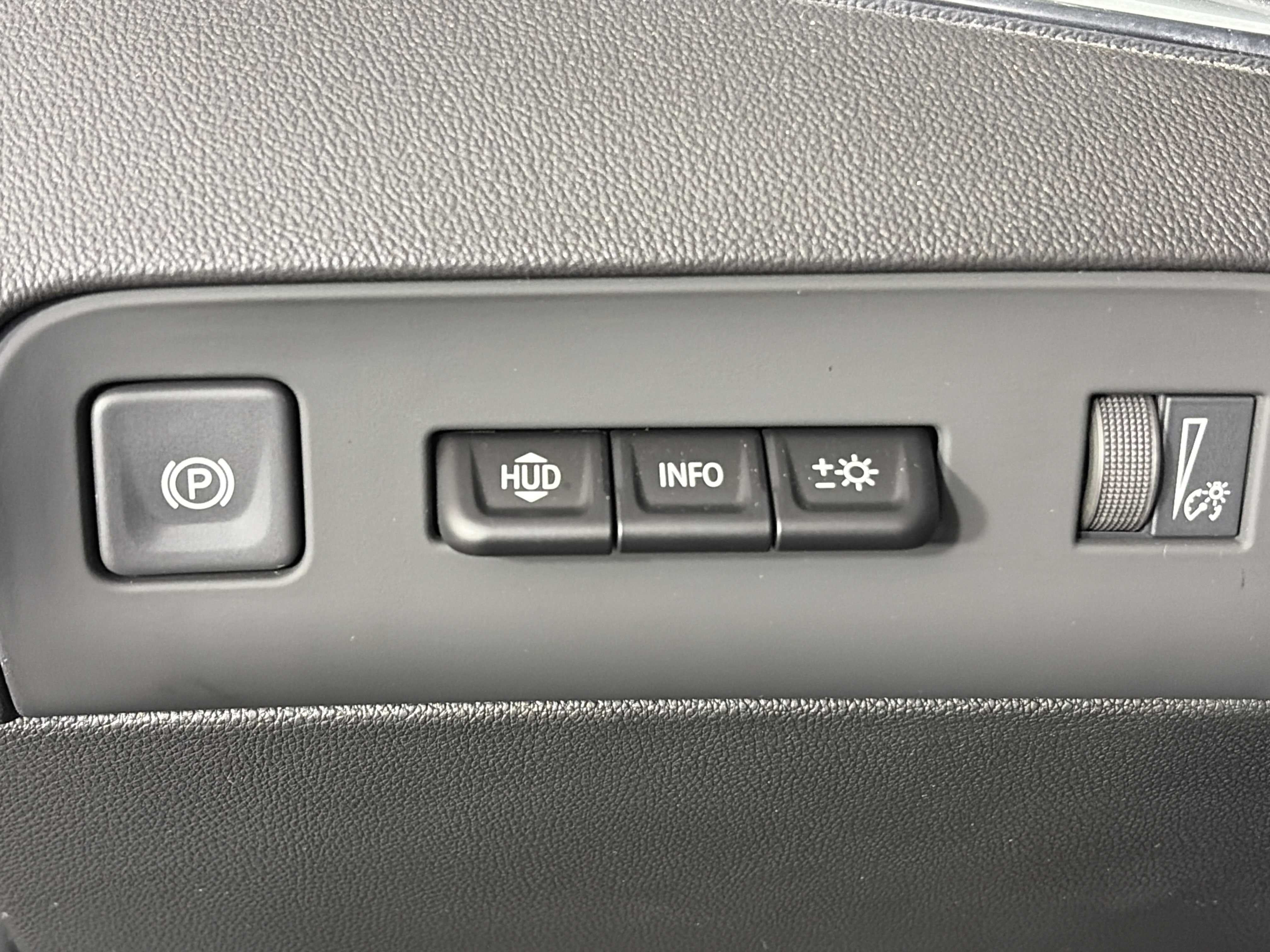 Certified 2024 Buick Enclave Avenir w/ Trailering Package, 5000 lbs. image 32