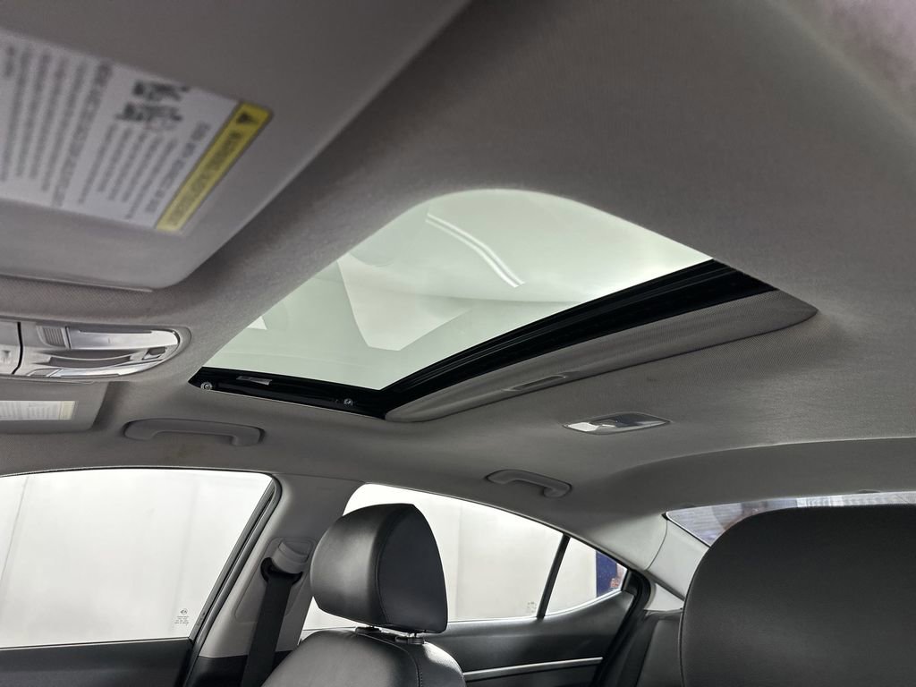 Used 2020 Hyundai Elantra Limited w/ Ultimate Package 03 image 22