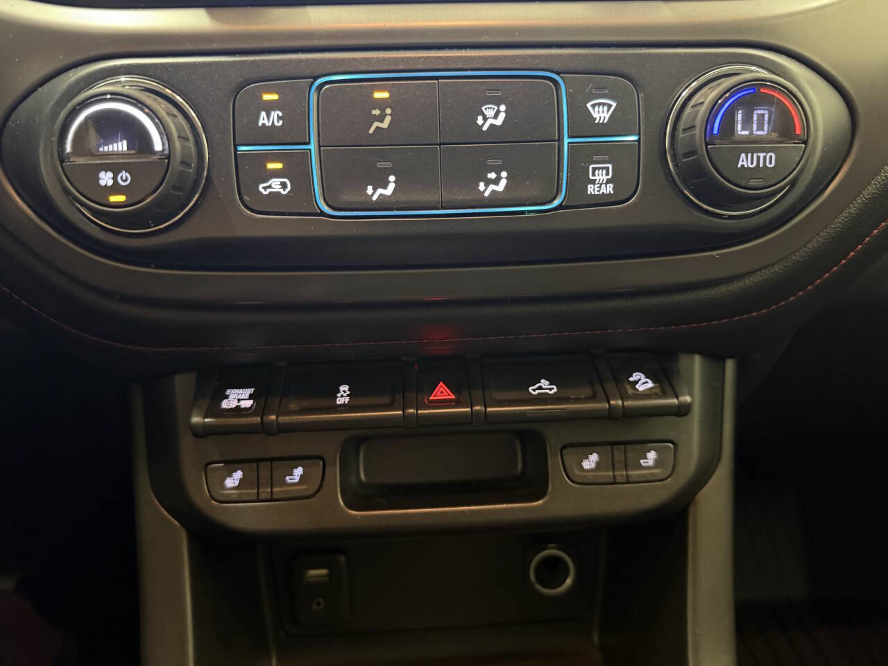 Used 2018 GMC Canyon All Terrain w/ Trailering Package image 16