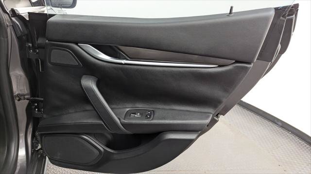 Used 2015 Maserati Ghibli RWD image 18
