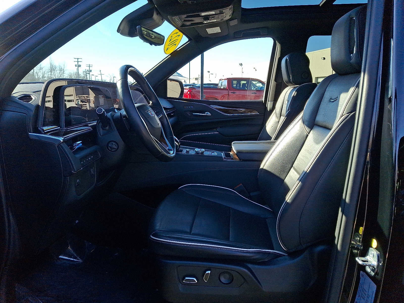 Used 2023 Cadillac Escalade Premium Luxury image 15