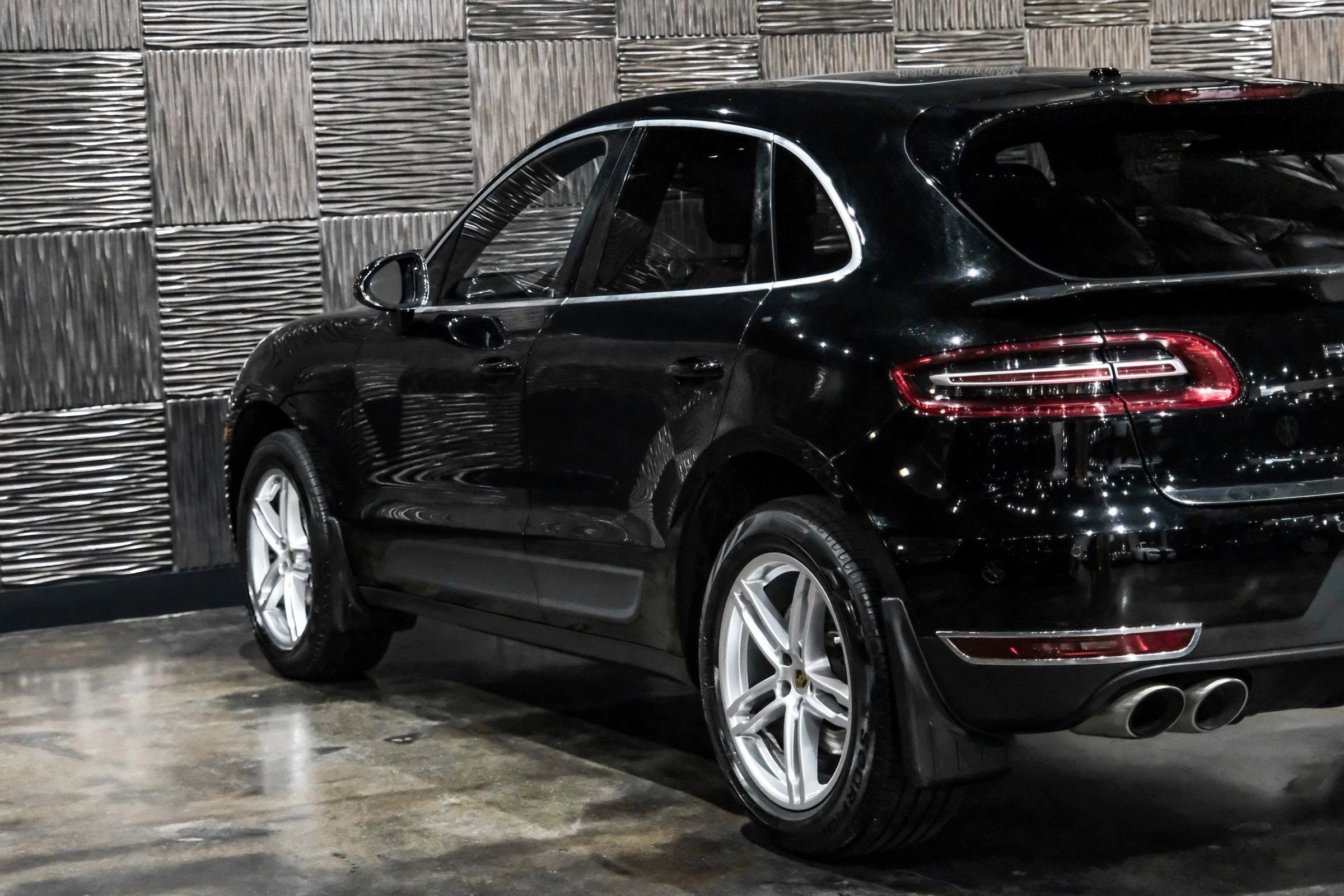Used 2017 Porsche Macan S image 13