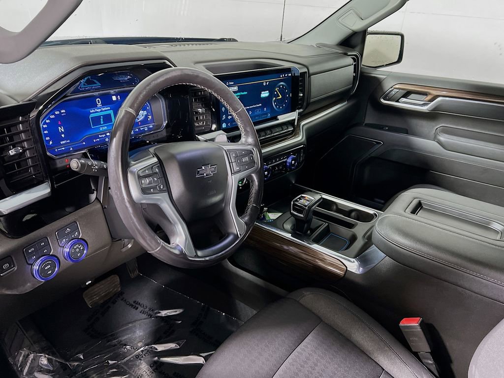 Used 2022 Chevrolet Silverado 1500 RST AWD/4WD image 9