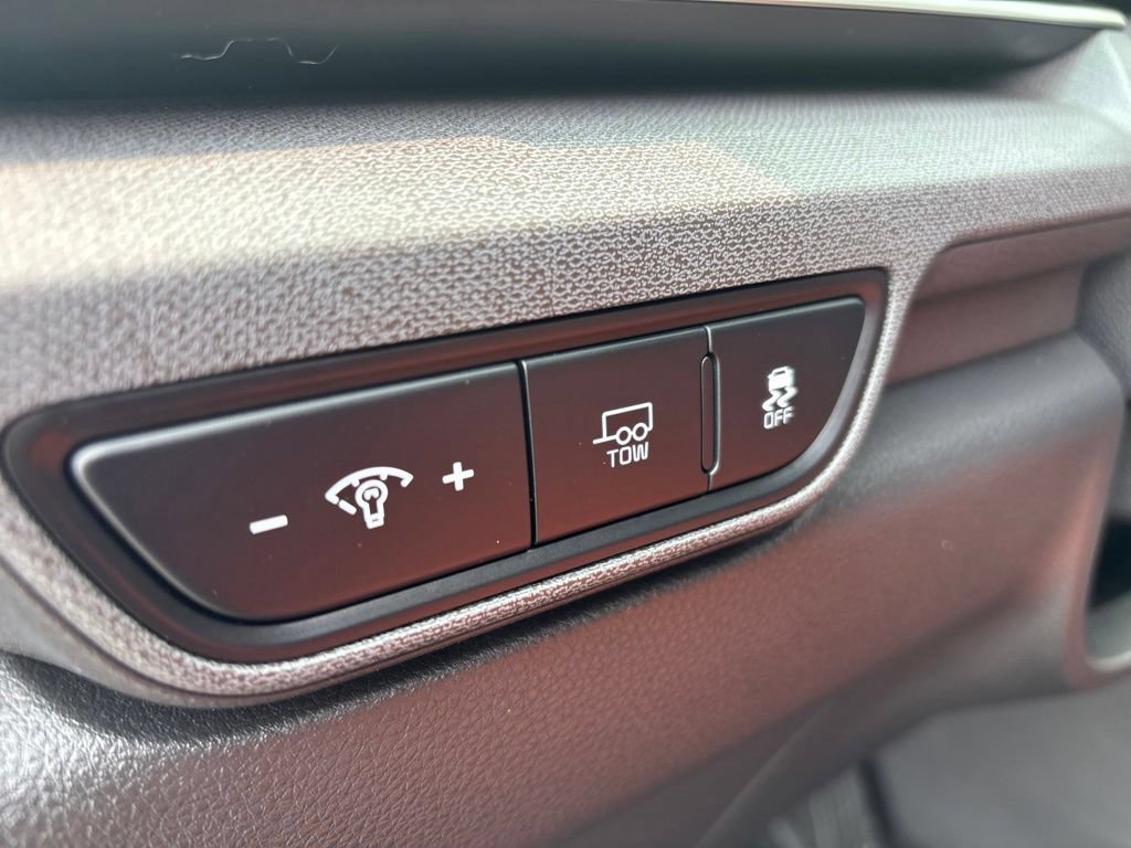 Certified 2025 Kia Carnival EX FWD image 24