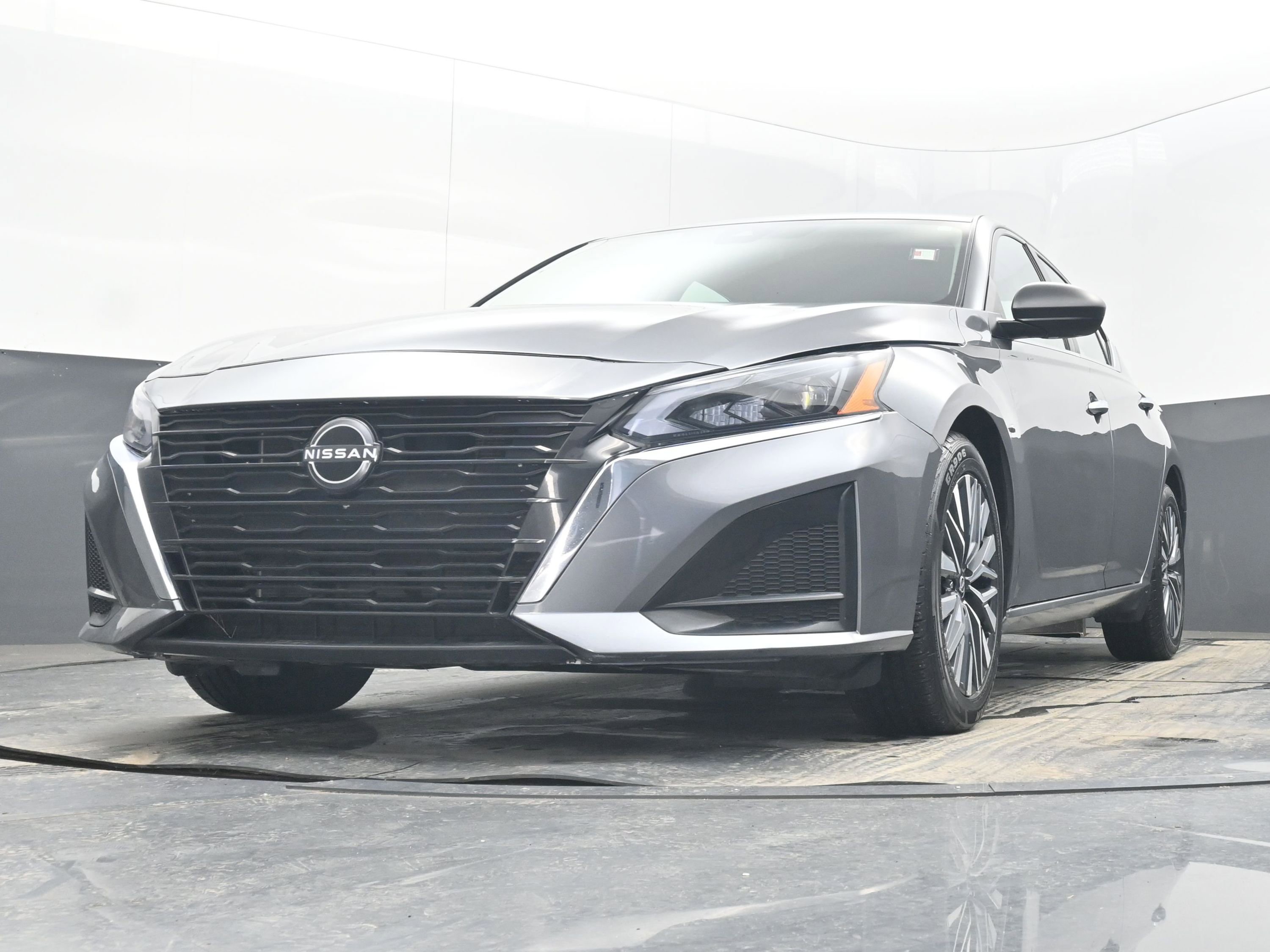 Used 2024 Nissan Altima 2.5 SV image 22