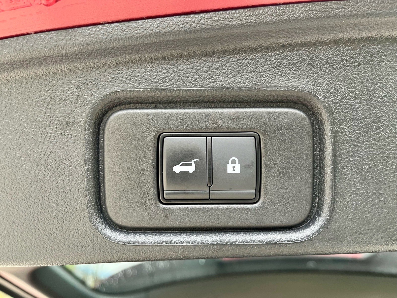 Used 2025 Nissan Pathfinder SL FWD image 19