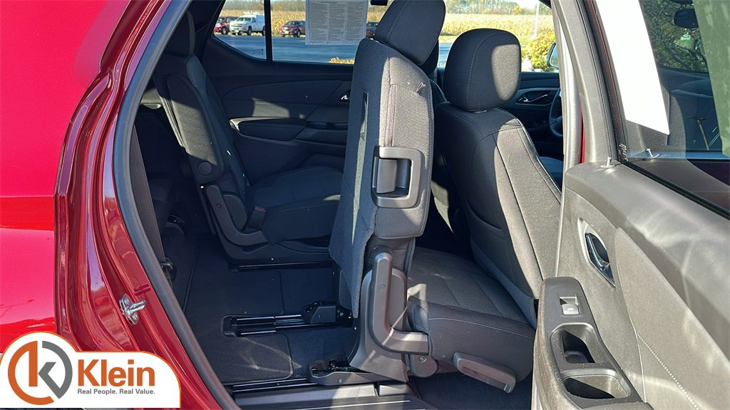 Used 2023 Chevrolet Traverse LT image 31