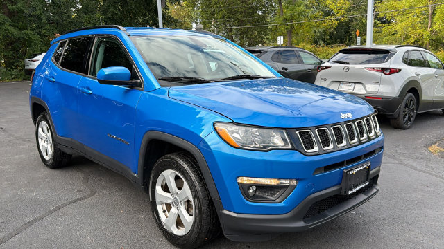 Used 2019 Jeep Compass Latitude w/ Cold Weather Group AWD/4WD image 3