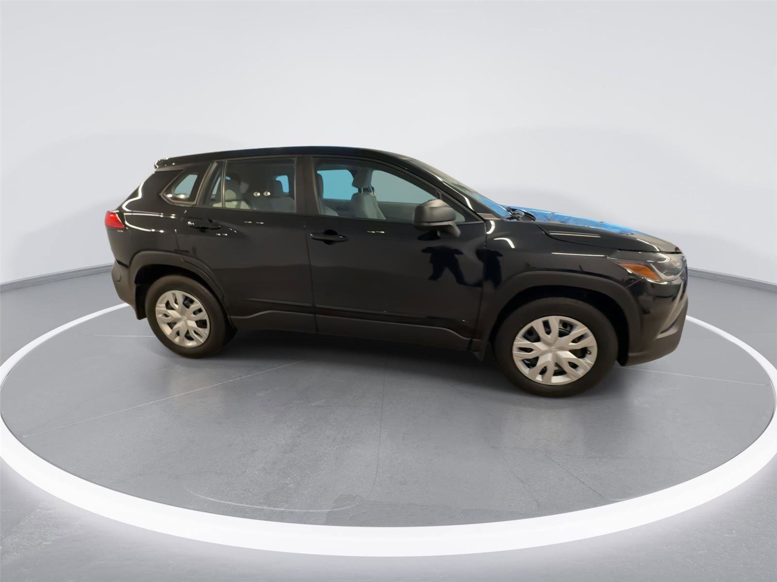 Used 2023 Toyota Corolla Cross L image 9