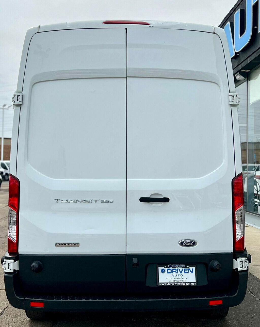Used 2017 Ford Transit 250 148 High Roof RWD image 4
