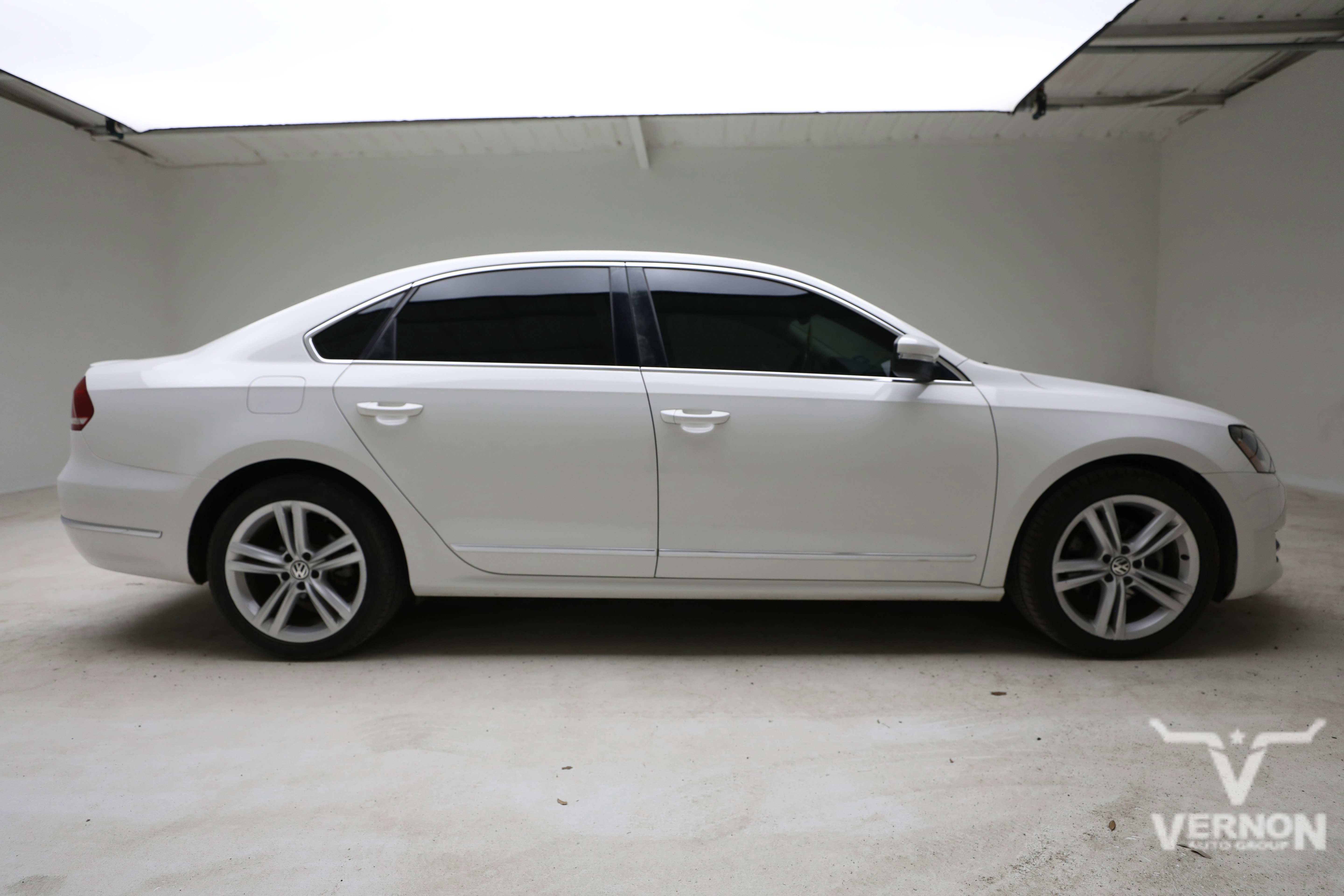 Used 2013 Volkswagen Passat TDI SEL Premium FWD image 5