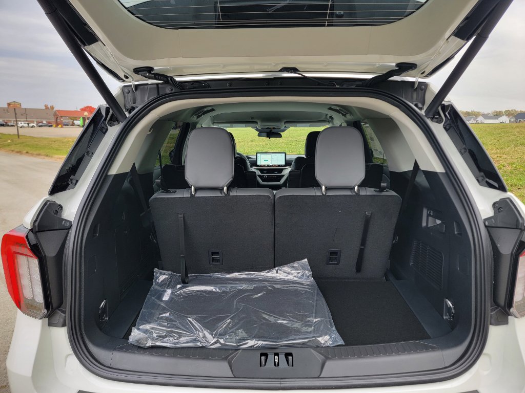 New 2026 Ford Explorer Active image 13