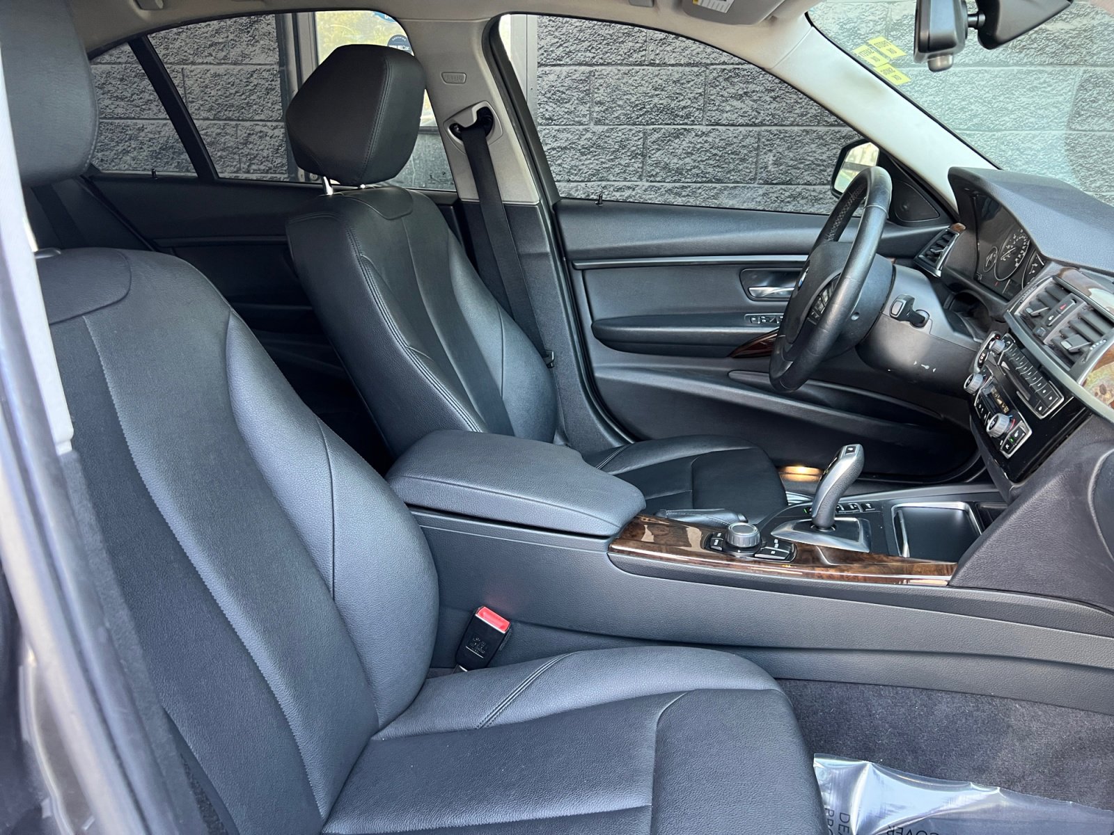 Used 2016 BMW 320i xDrive Sedan image 17