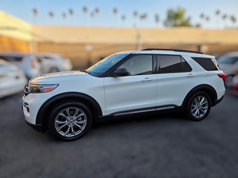 Used 2020 Ford Explorer XLT w/ Equipment Group 202A RWD image 2