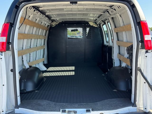 Used 2024 Chevrolet Express 2500 w/ Driver Convenience Package RWD image 8