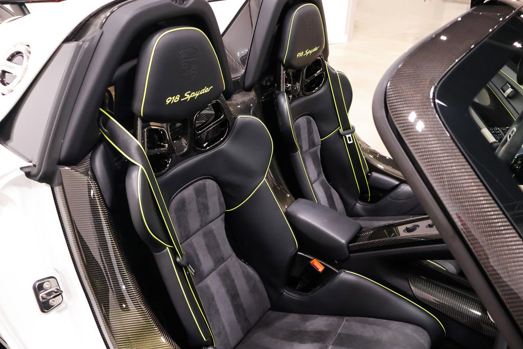 Used 2015 Porsche 918 Spyder image 56