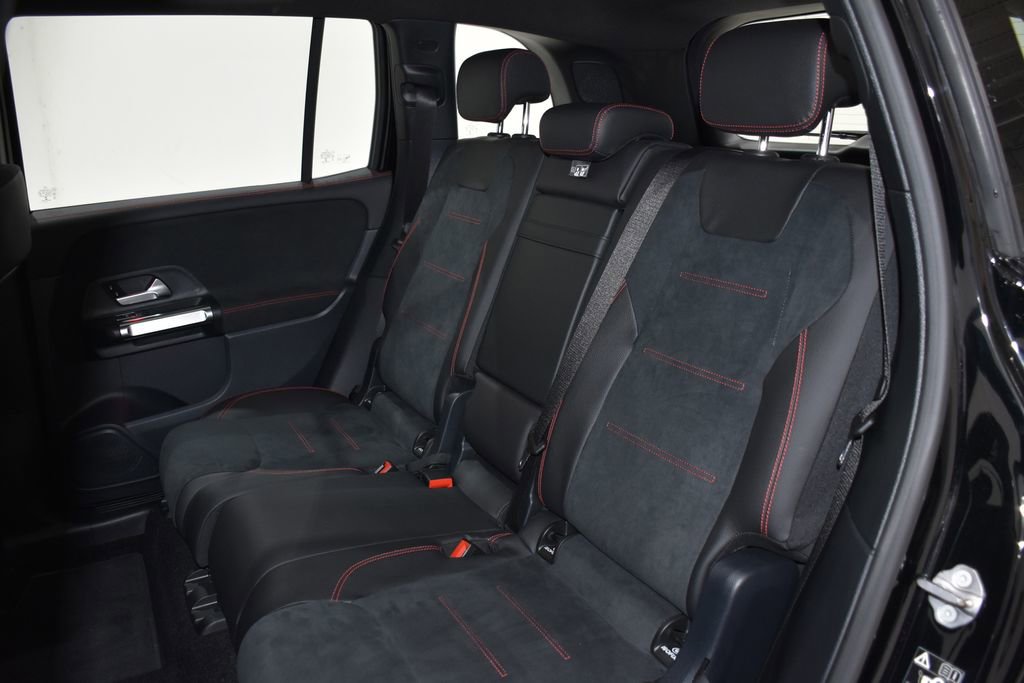 Used 2022 Mercedes-Benz GLB 35 AMG 4MATIC image 28