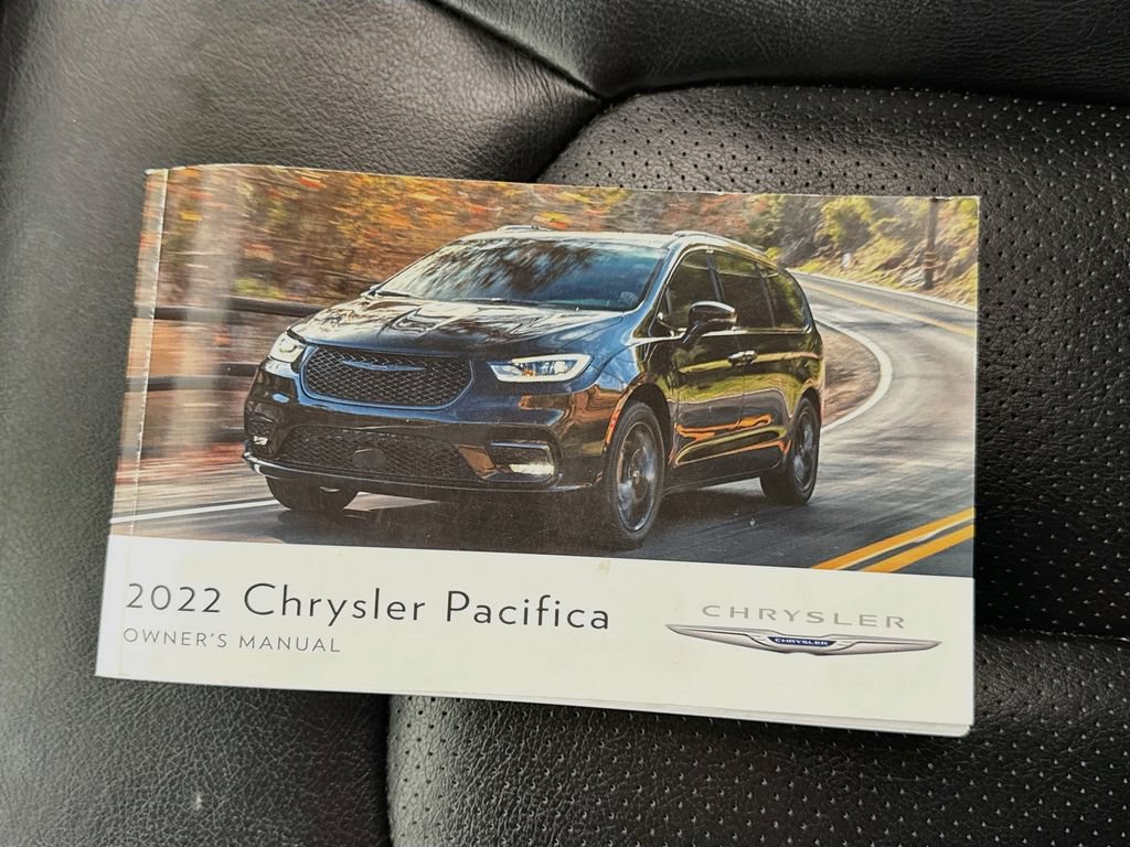 Used 2022 Chrysler Pacifica Touring-L FWD image 40