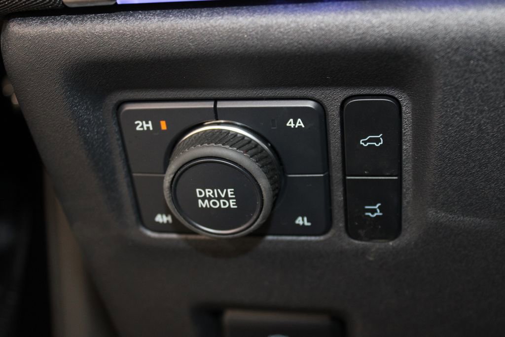 Used 2025 Ford Expedition Platinum image 46