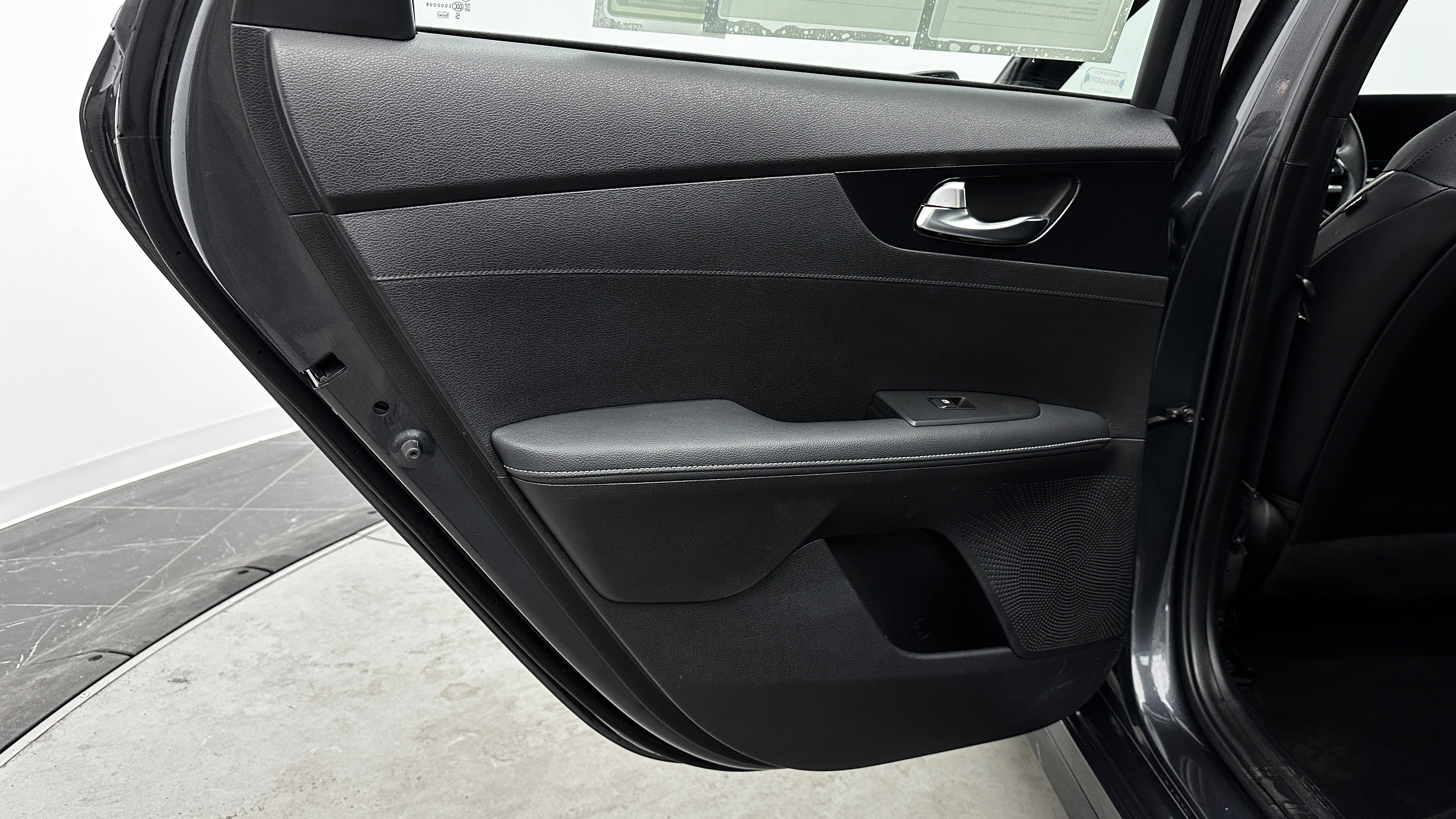 Used 2023 Kia Forte GT-Line w/ GT-Line Technology Package image 25