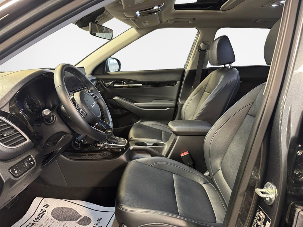 Certified 2023 Kia Seltos EX image 12