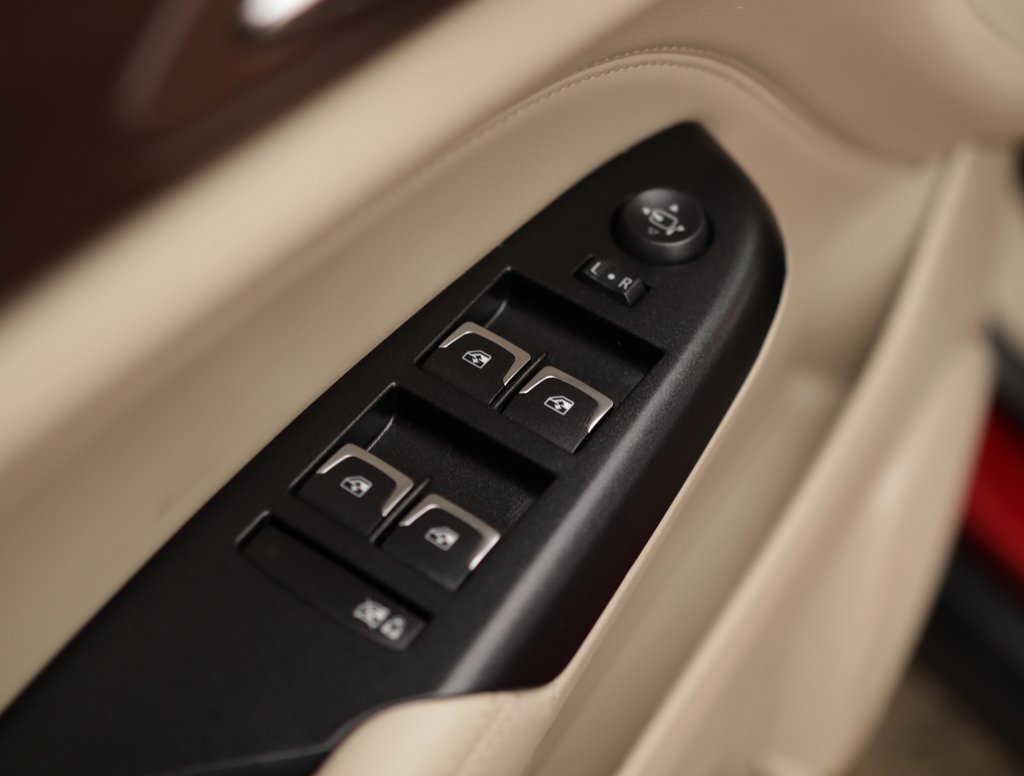 Used 2016 Cadillac SRX Luxury w/ Driver Awareness Package image 25