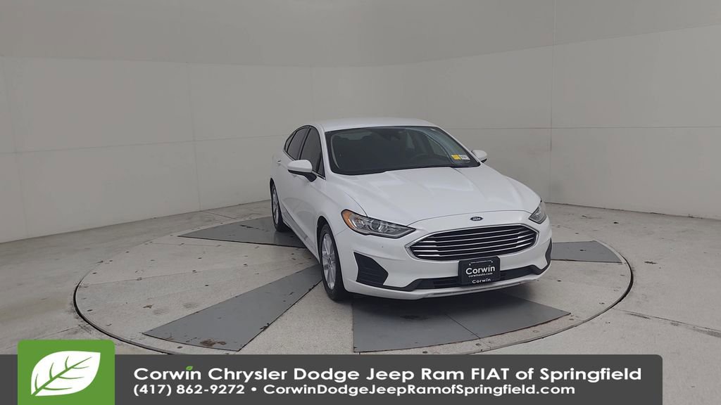 Used 2020 Ford Fusion SE FWD image 4