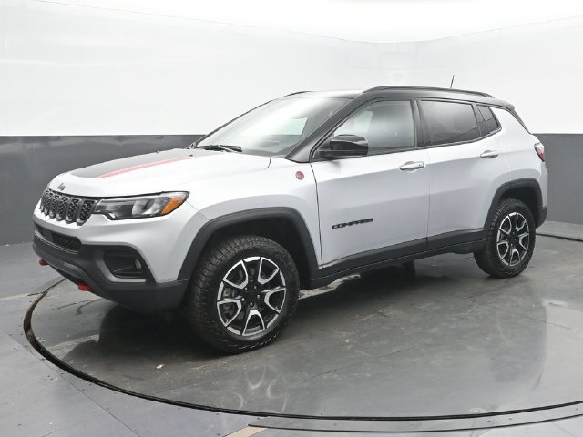 Used 2024 Jeep Compass Trailhawk w/ Sun and Sound Group AWD/4WD image 1