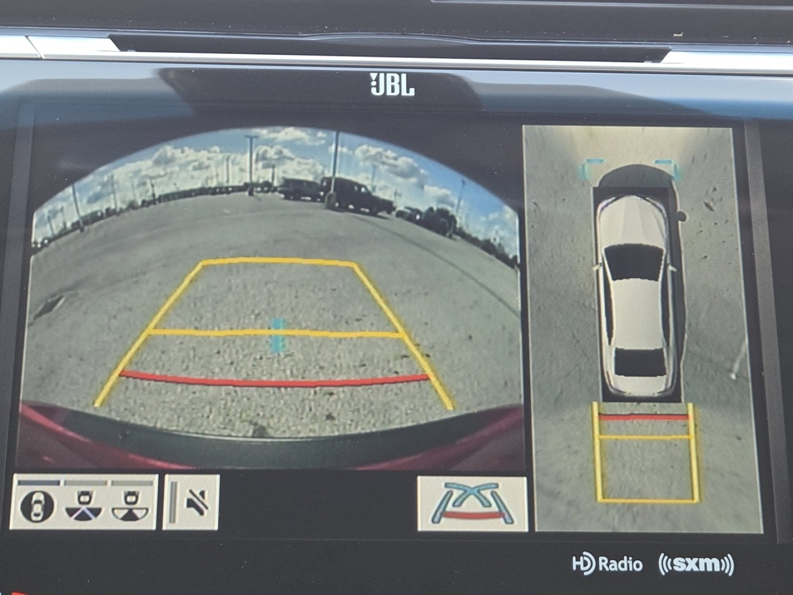 Used 2018 Toyota Camry XSE image 9