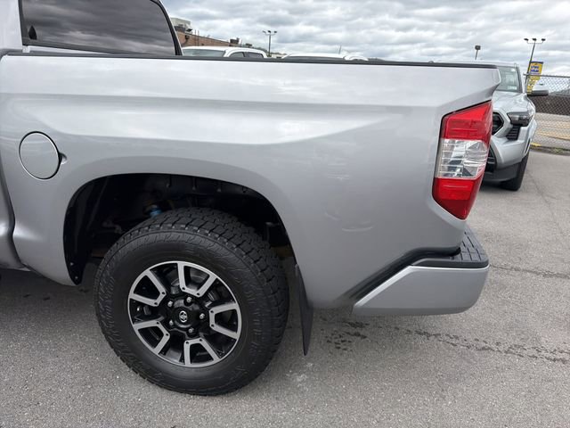 Used 2017 Toyota Tundra SR5 w/ TRD Off Road Package AWD/4WD image 9