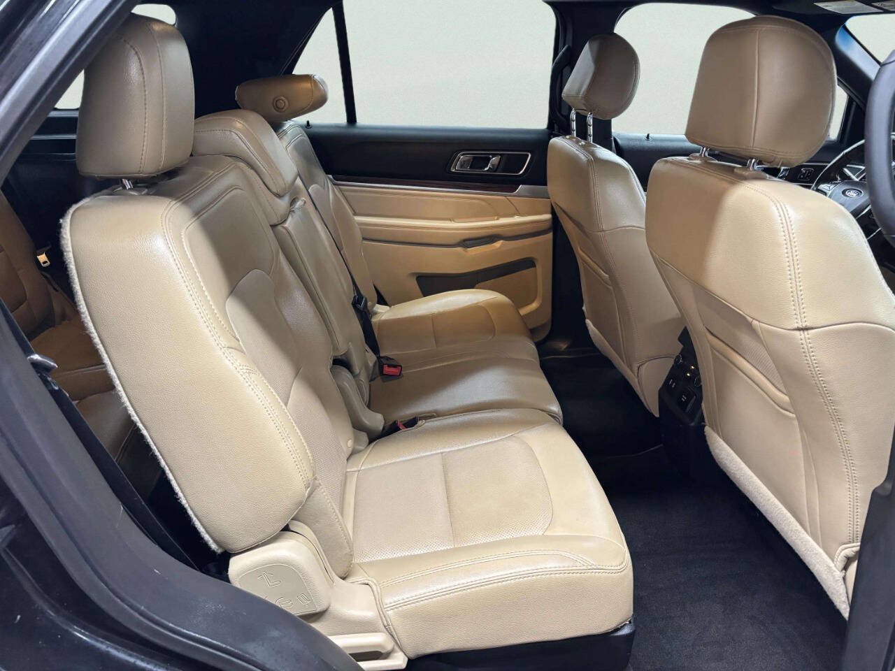 Used 2016 Ford Explorer Limited FWD image 22